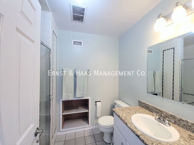 Building Photo - 869 E Kallin Way