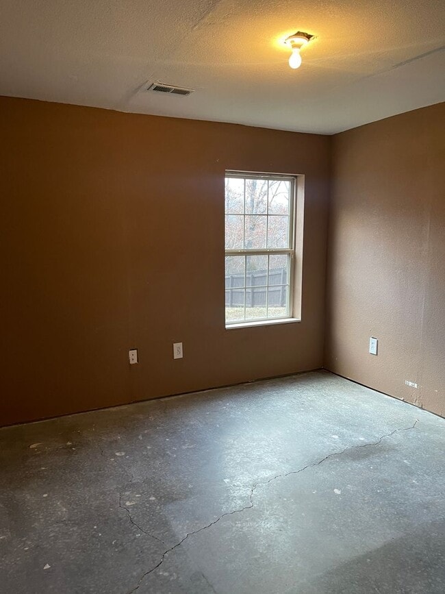 Building Photo - AVAILABLE!!!