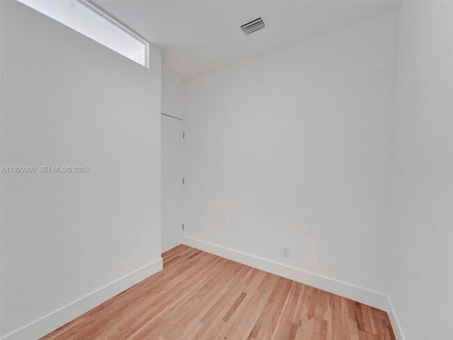 Building Photo - 1656 Polk St