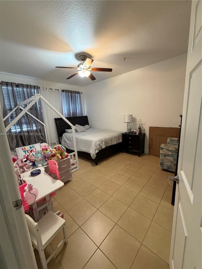 Building Photo - 977 SW 147th Ave