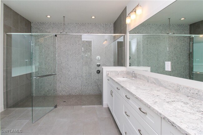 Building Photo - 9241 Cayman Dr