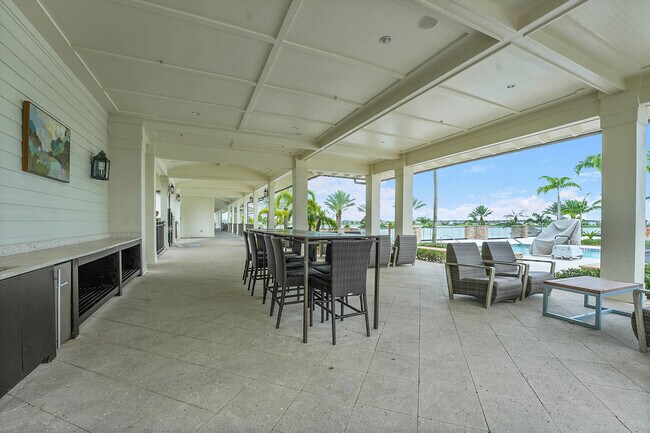 Building Photo - 601 Hookline Cir
