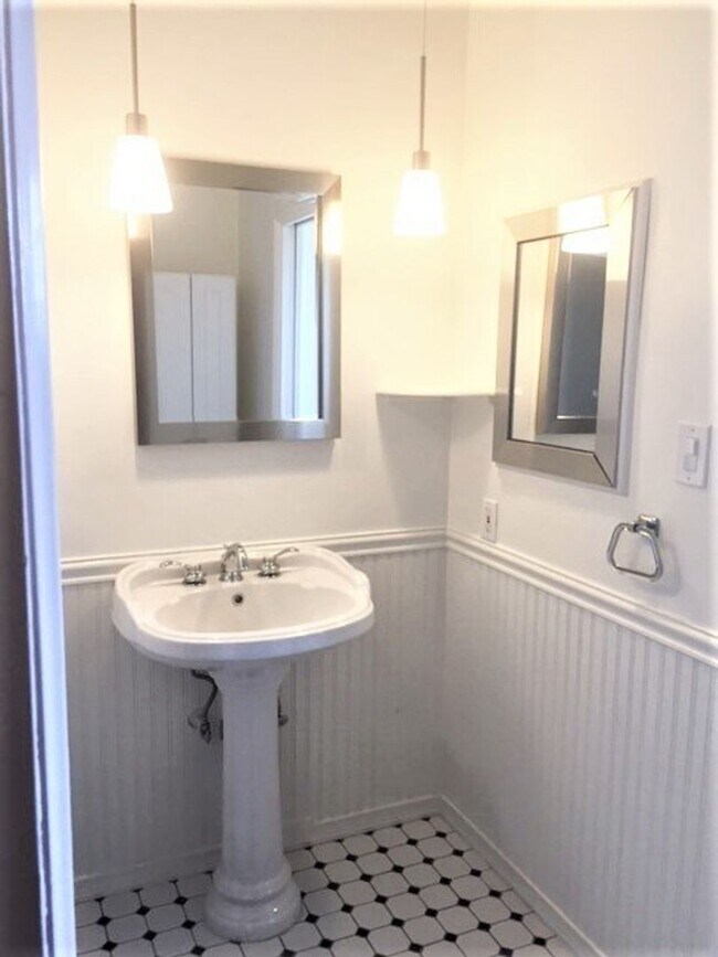 Building Photo - LA7906 (RUBS - Manual)