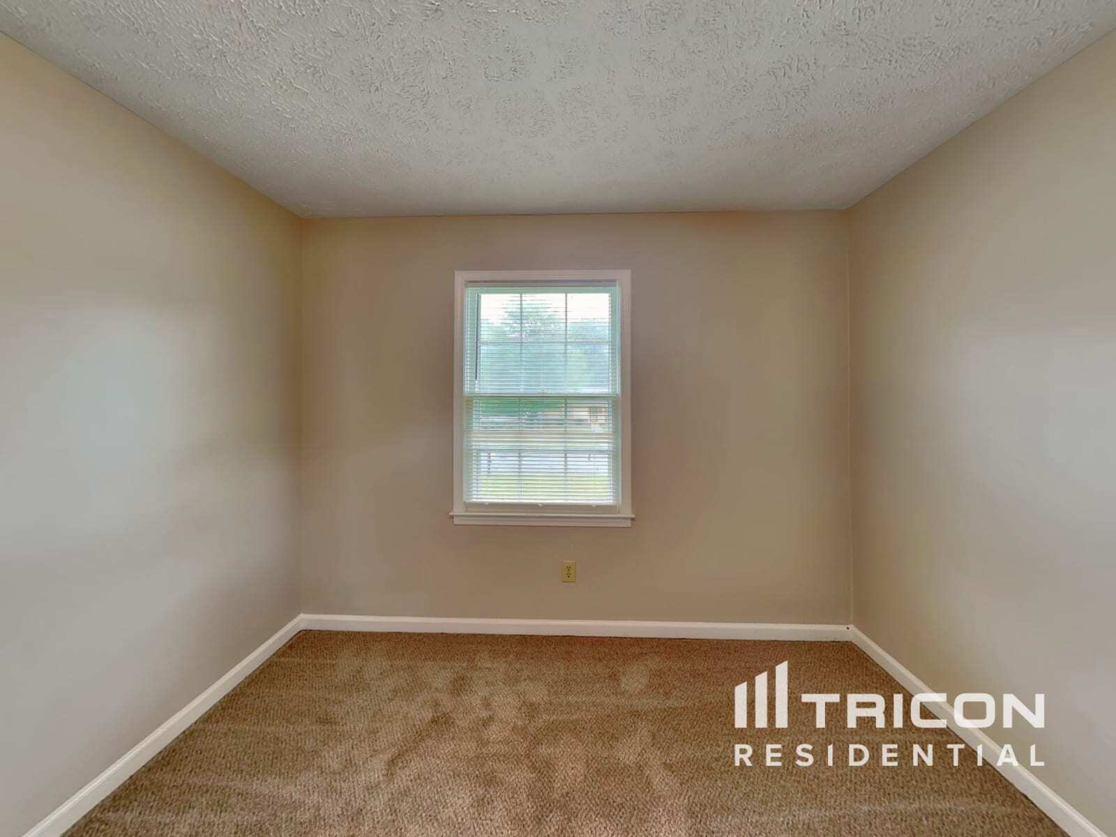 Building Photo - 414 Breezy Dr SW