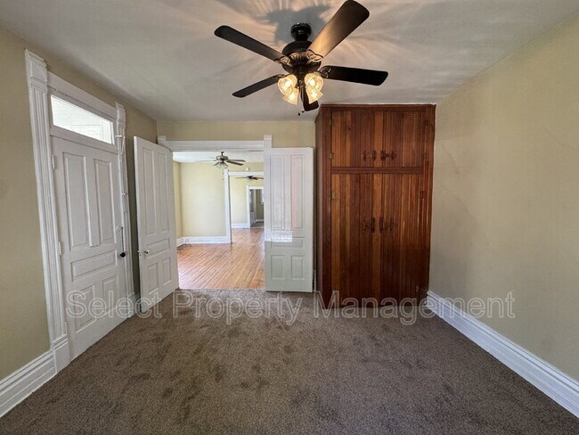 Building Photo - 3201 Dinnen Ave