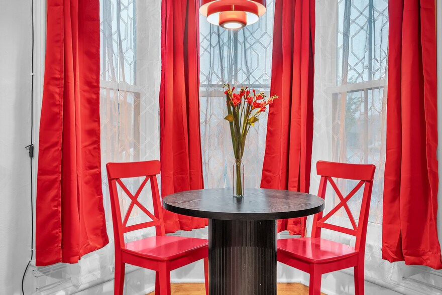 Building Photo - 139 Center St