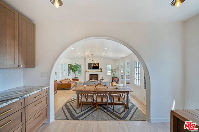 Building Photo - 6402 Ivarene Ave