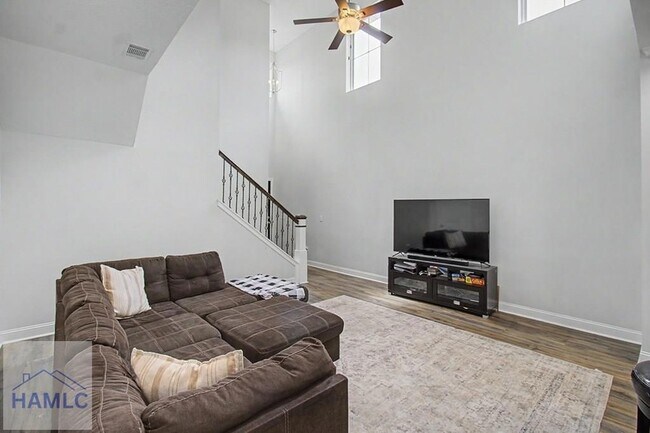 Building Photo - 785 Fairview Cir
