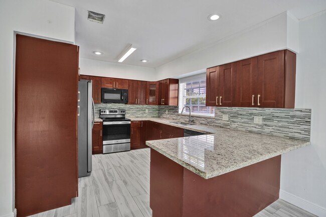 Building Photo - 5721 SW 11th St