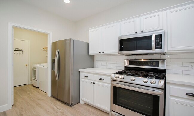 Building Photo - 27131 Sunset Pines Dr