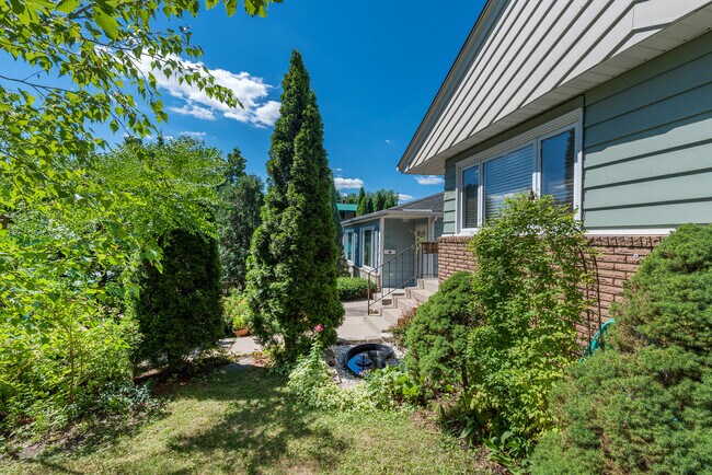 front door - 2114 Grand Ave S