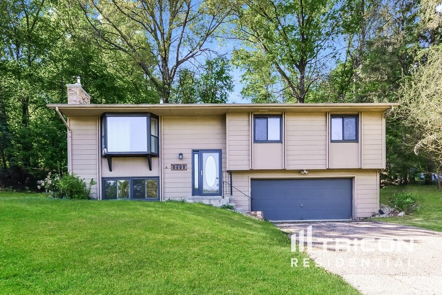 Primary Photo - 3409 Brookview Dr