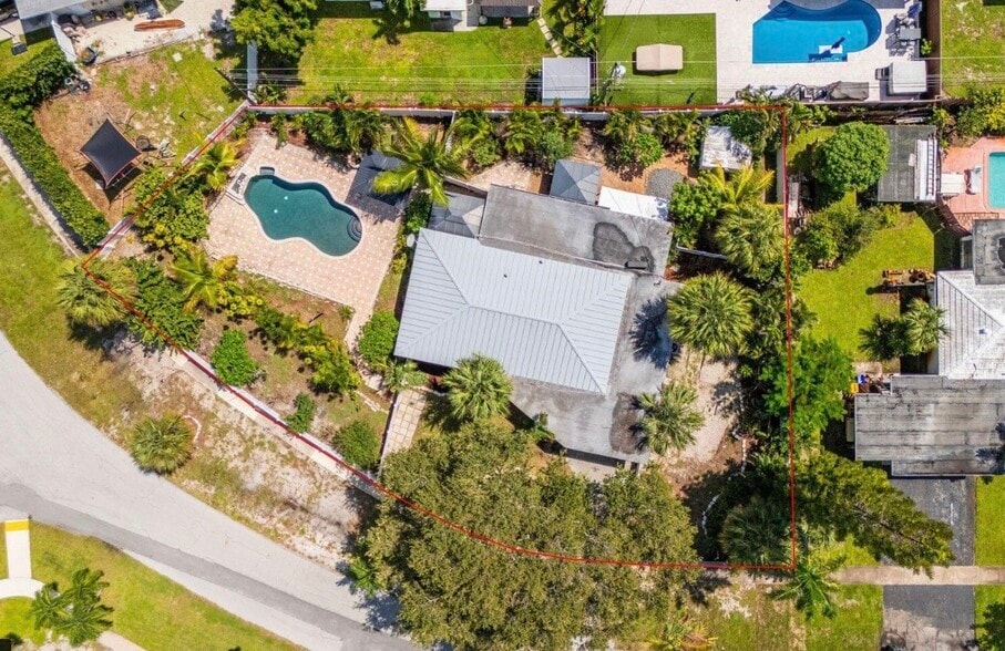 Building Photo - 2298 NE 4th Ave