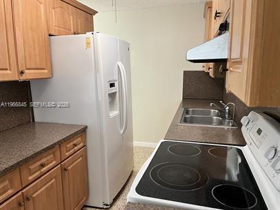 Building Photo - 3715 SW 91 Ave