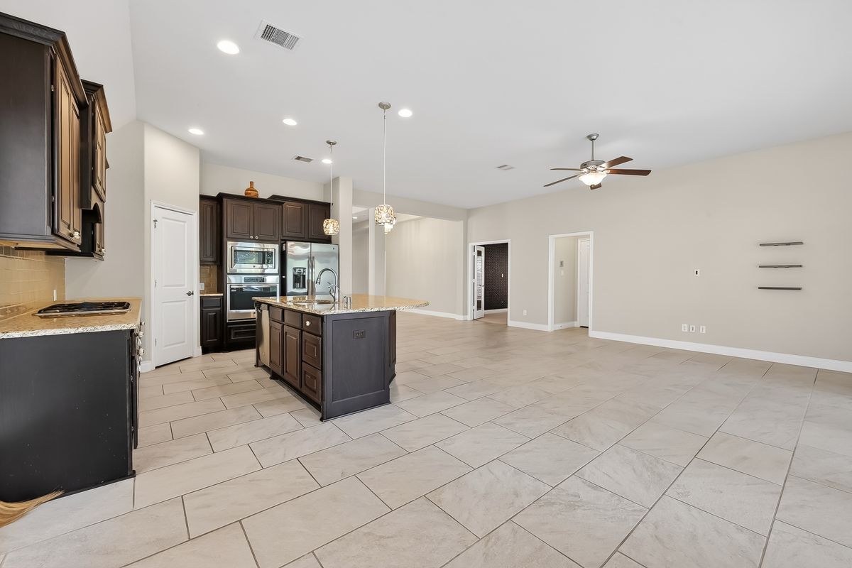 Building Photo - 18011 Begbie Path