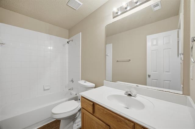 Building Photo - 1410 Deville Cir