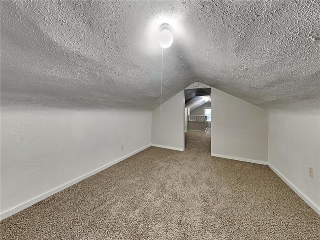 Building Photo - 3223 N Aldrich Ave