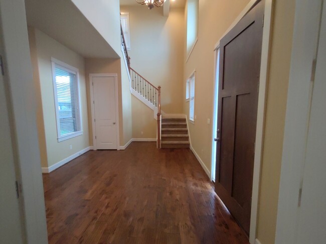 Building Photo - Stunning Renaissance Home, 5 bedroom 3 ful...