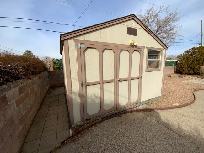 Building Photo - 3 Bedroom Single Story Home Available Near Eubank Blvd NE & Indian School Rd NE!