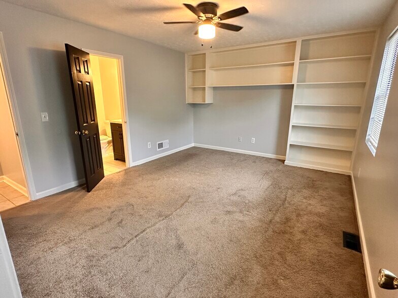 Building Photo - 1424 Springleaf Cir SE