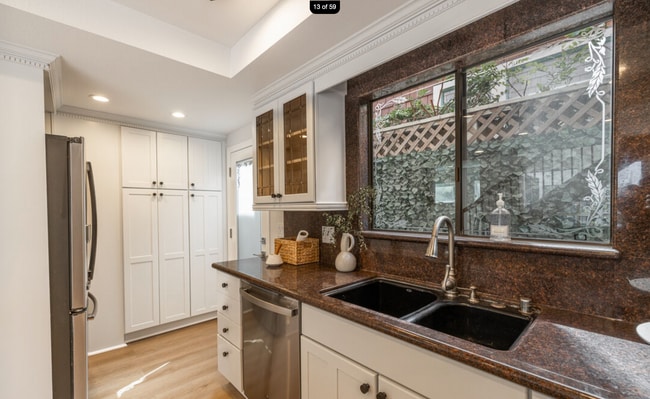 Building Photo - 15 Via Di Roma Walk