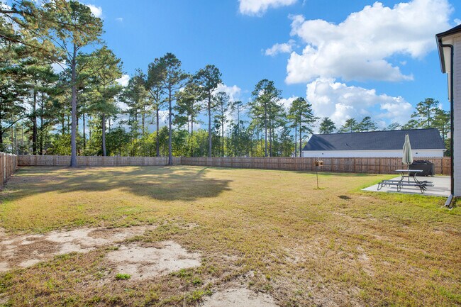 Building Photo - 245 Lonesome Glory Dr