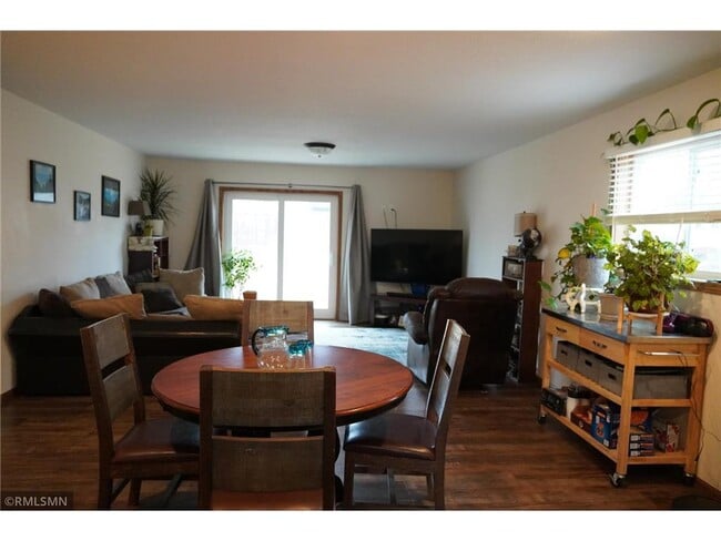 Building Photo - 605 S Brookview Ln