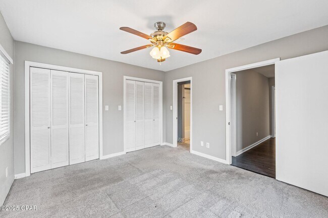 Building Photo - 6901 N Lagoon Dr