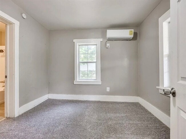 Building Photo - Charming Three Bedroom Home Located in OKC