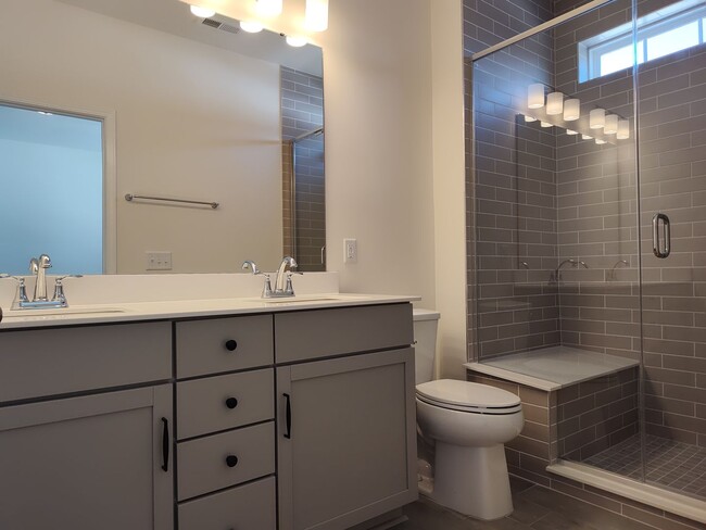 Building Photo - Beautiful Pristine, move-in ready Townhome...