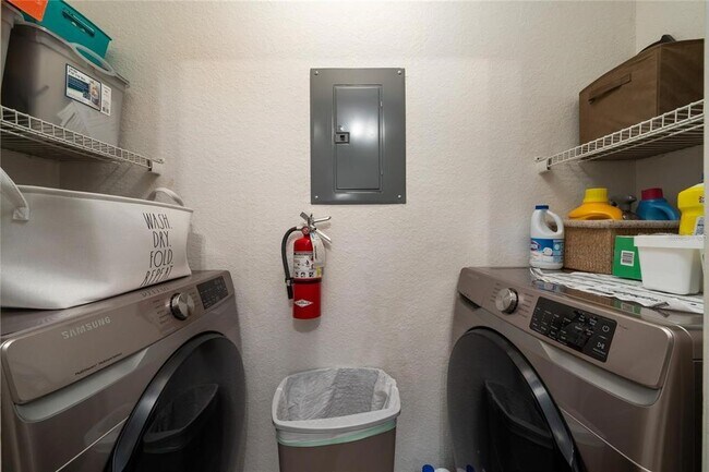 Building Photo - 930 Moonlight Cove Rd