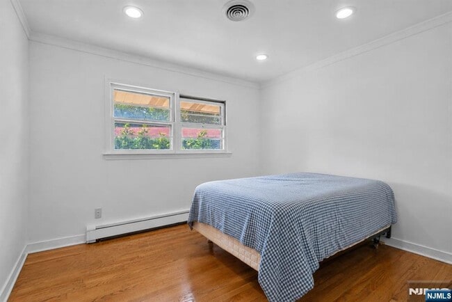 Building Photo - 26 Dapp Ct