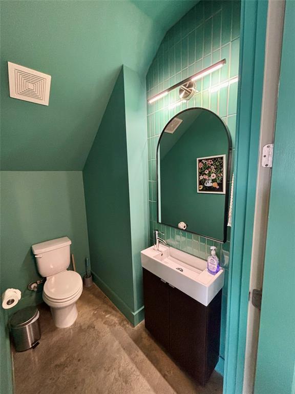 Building Photo - 1013 Lambie St