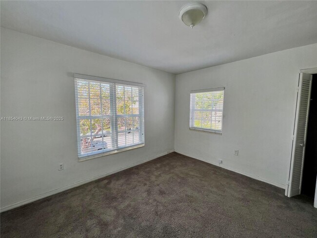 Building Photo - 227 Phoenetia Ave