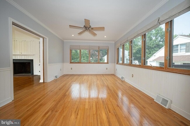 Building Photo - 353 S Old Middletown Rd