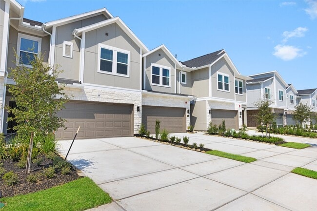 Building Photo - 3015 Dovedale St