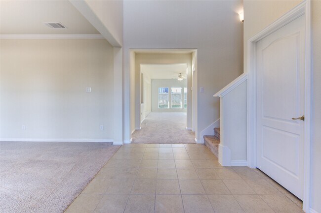 Building Photo - 30243 Twisting Springs Dr