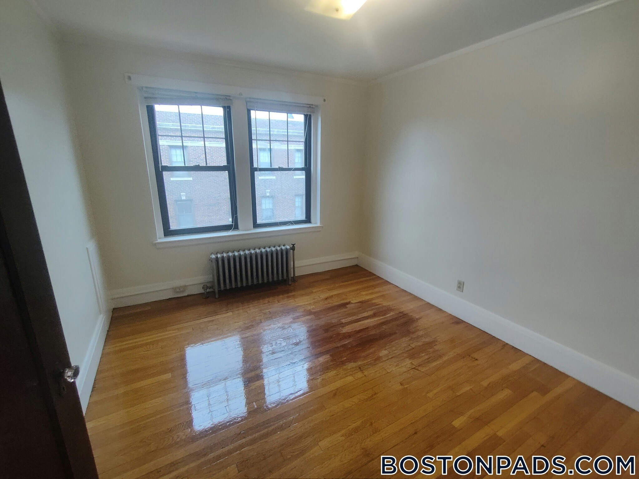 Building Photo - 349 Pleasant St