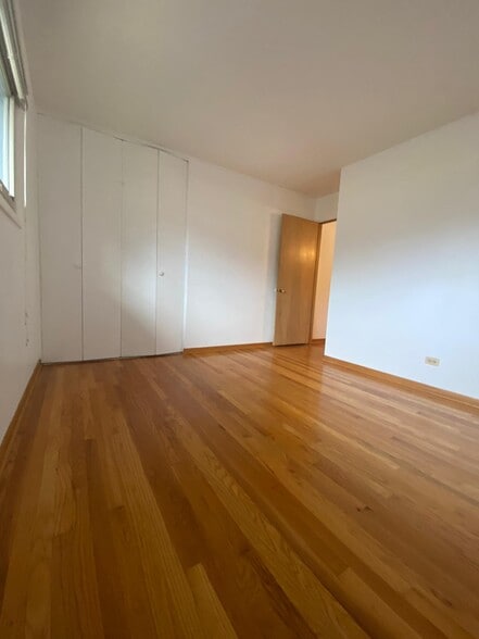 2nd bedroom - 920 N Milwaukee Ave