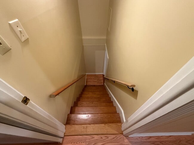 Building Photo - Updated 4BR Home with Finished Basement & Level Yard