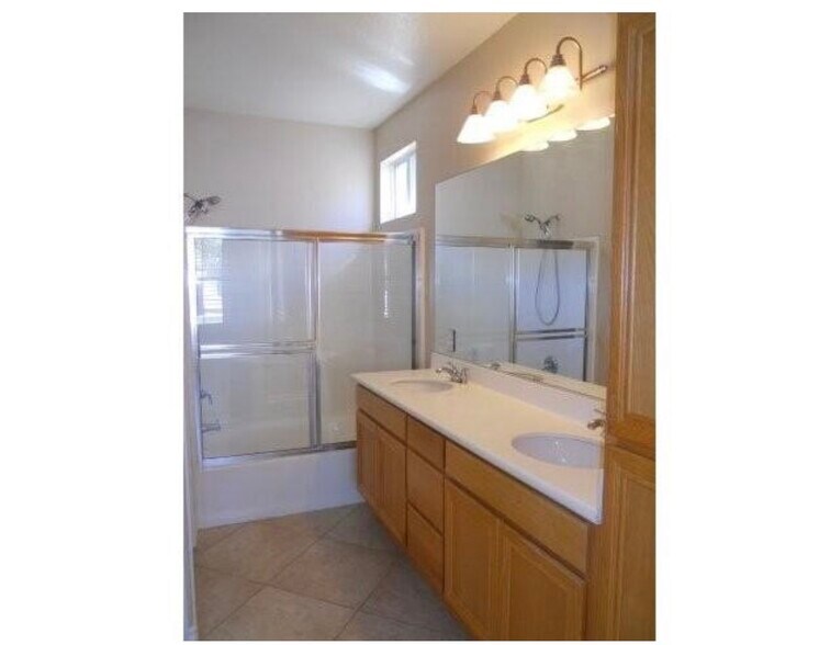 Building Photo - 18666 Caminito Pasadero