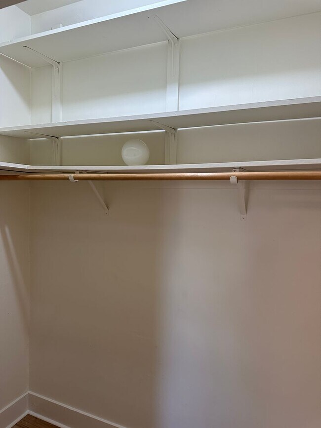 Building Photo - 1019 E 33rd St