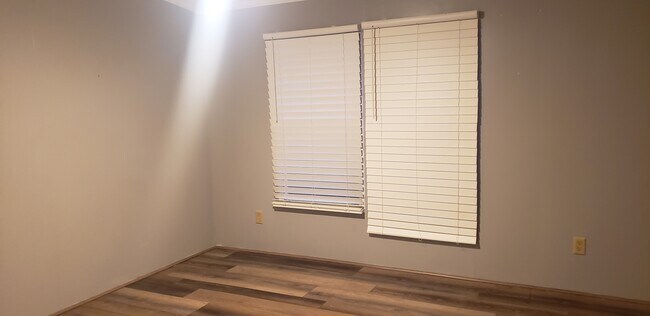 Building Photo - 1500 O'Bannon Dr
