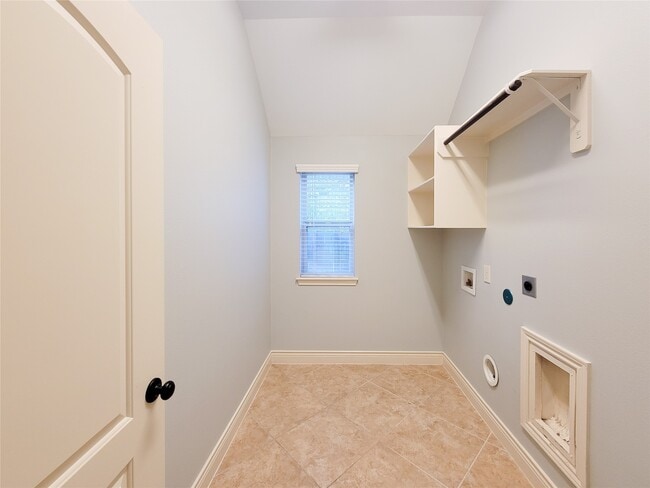 Building Photo - 106 Colina Vista Way