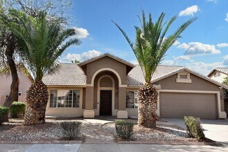 Building Photo - Great Location! Lovely  3Bedroom Plus/ 2Bathroom Chandler Home!