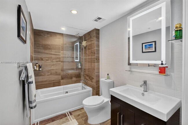 Building Photo - 335 S Biscayne Blvd