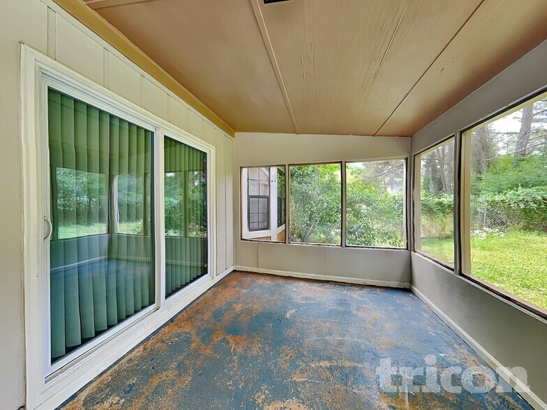 Building Photo - 6169 Charring Cross Ct