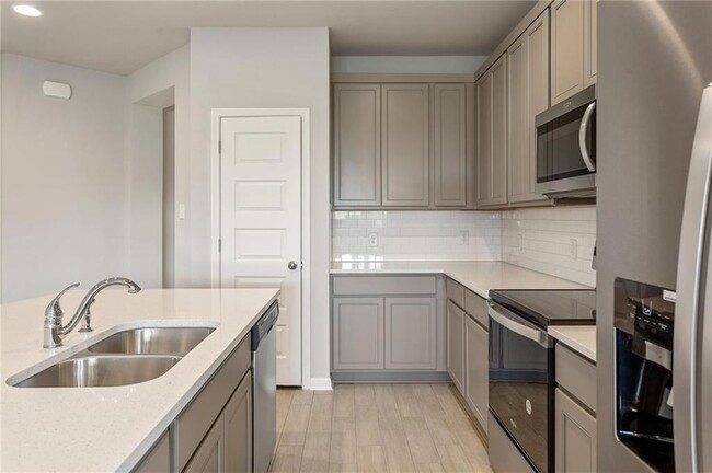 Building Photo - 121 Unforgiven Ln