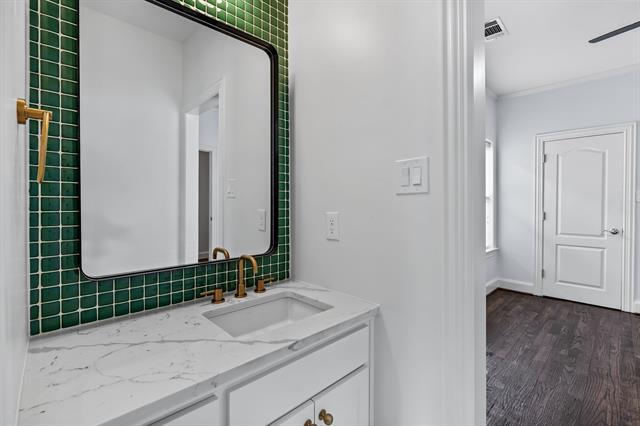 Building Photo - 4318 University Blvd