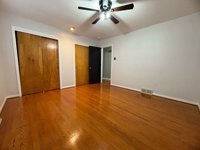 Building Photo - 4 Bedroom Single Family Home Available in ...